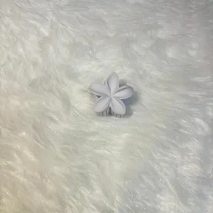White Mini Claw