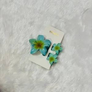 Radiant Green Big and Mini Floral Claw