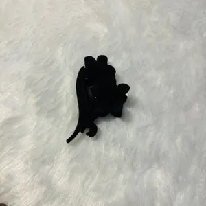 Black Medium Stem Floral Claw
