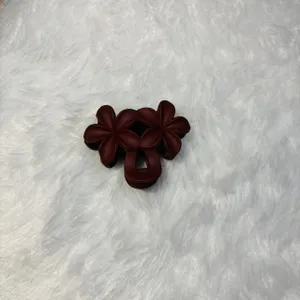 Marron Double Floral Medium Claw
