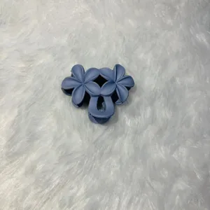 Light Blue Double Floral Medium Claw