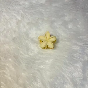 Yellow Mini Claw