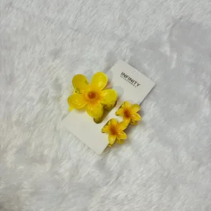 Trending Yellow Big and Mini Floral Claw