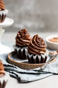 Dark Chocolate Cupcake Ganache Frosting